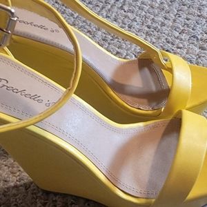 Breckell's wedge sandals